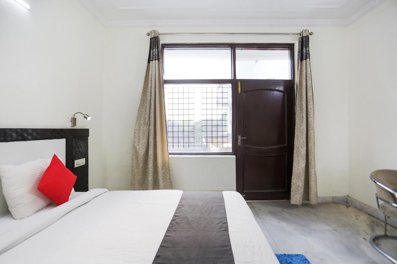 Capital O The Nest Expo Near Pvr Ansal Plaza Greater Noida Hotel Exterior photo