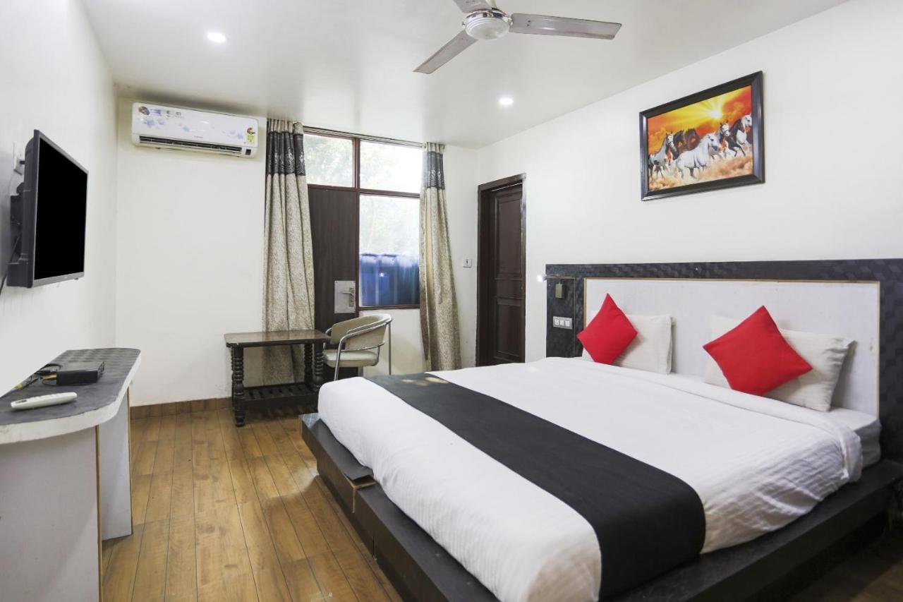 Capital O The Nest Expo Near Pvr Ansal Plaza Greater Noida Hotel Exterior photo