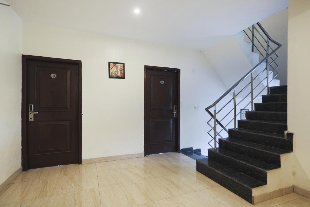 Capital O The Nest Expo Near Pvr Ansal Plaza Greater Noida Hotel Exterior photo